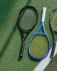 TENNIS RACKET